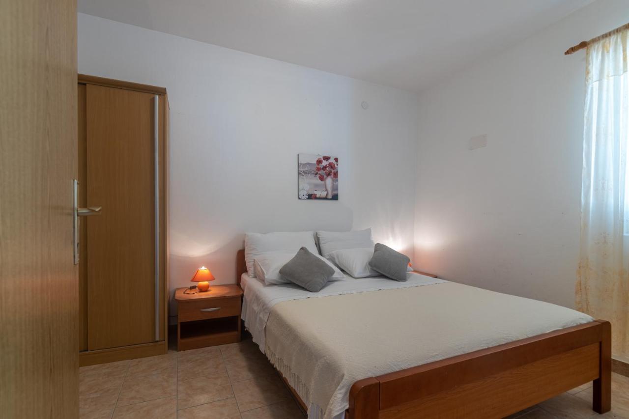 Apartments With A Parking Space Ivan Dolac, Hvar - 15784 エクステリア 写真